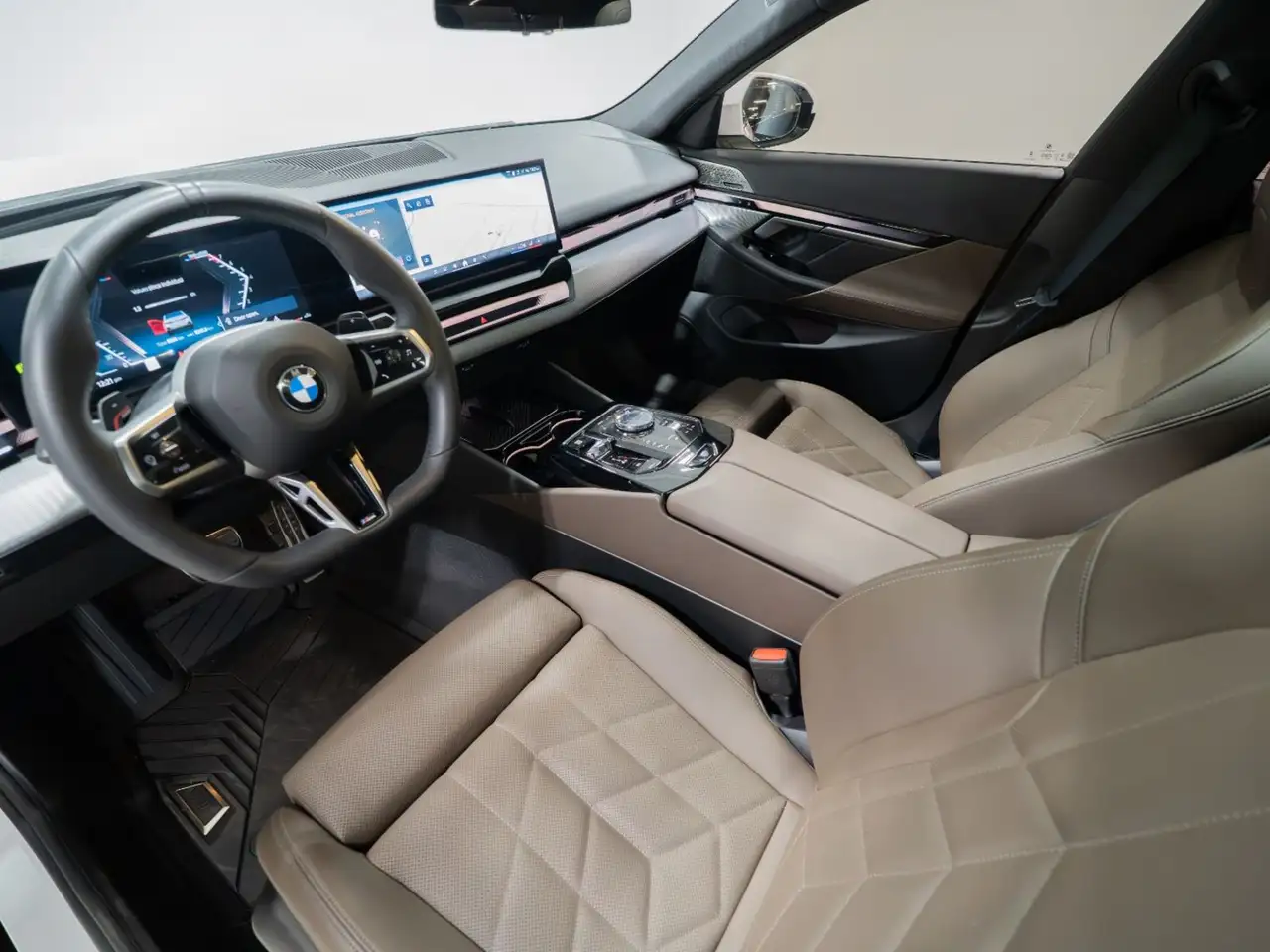 BMW 5 Series - Image 12