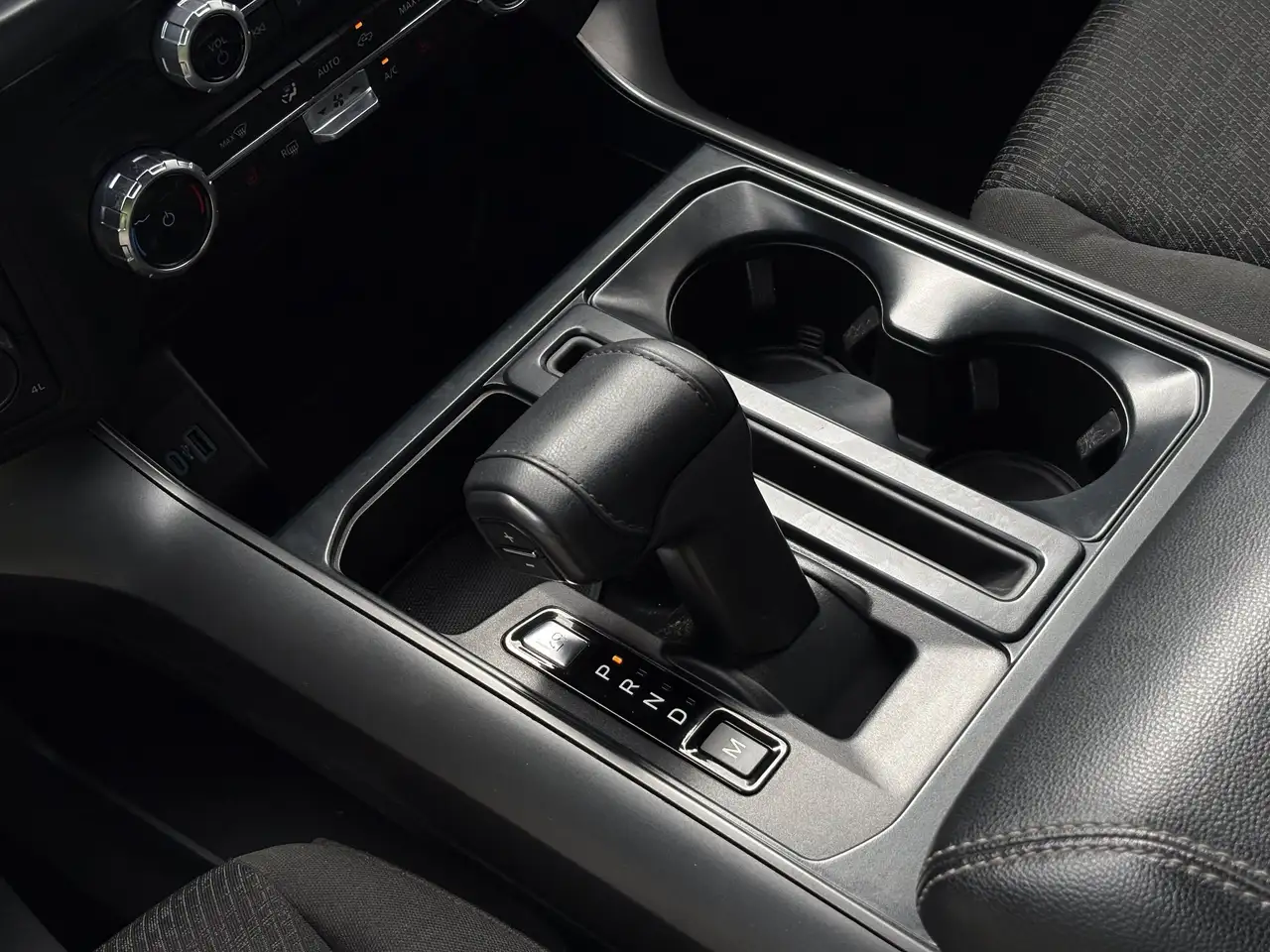 Ford F-150 - Image 31