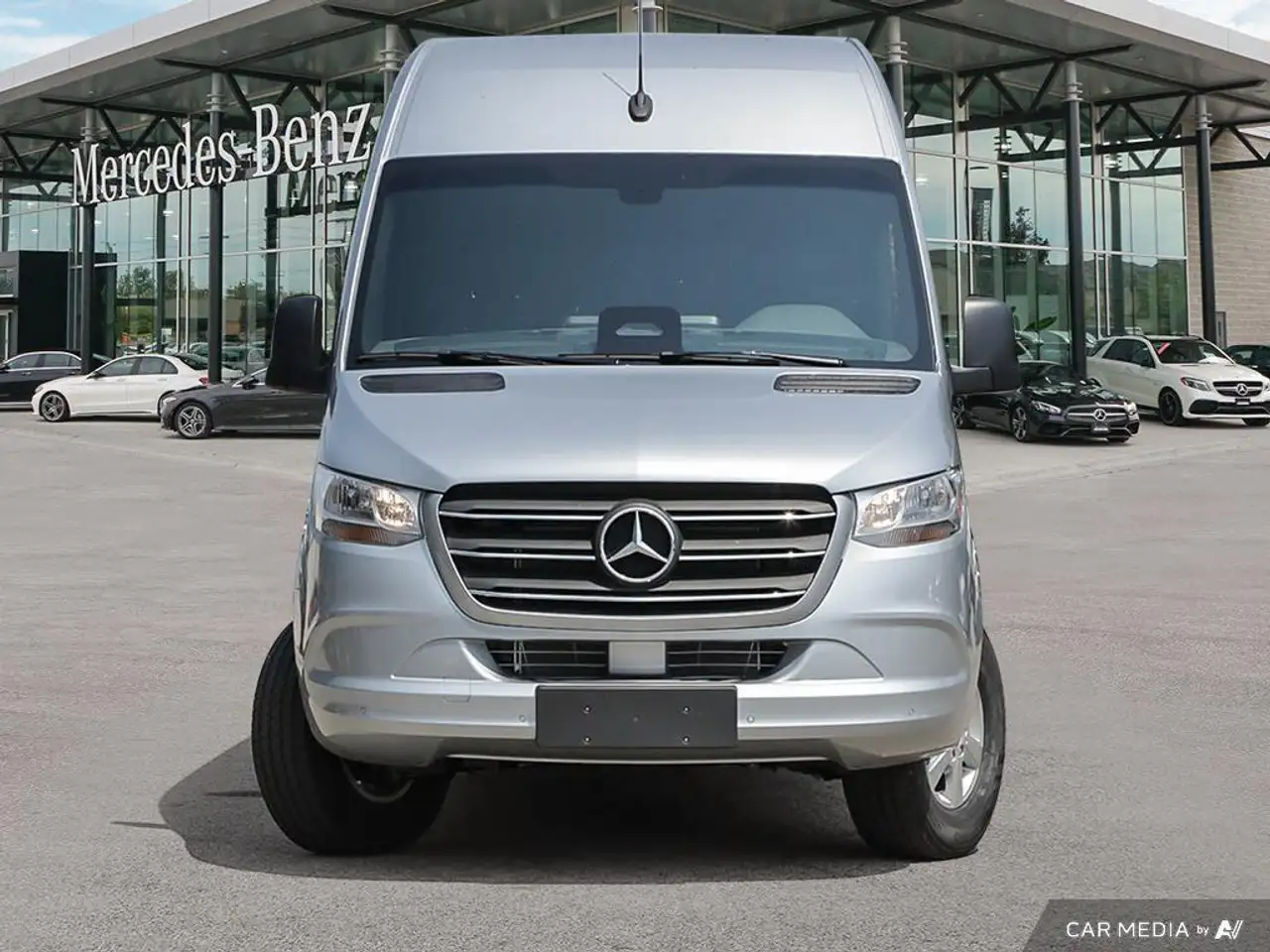 Mercedes-Benz Sprinter 2500 - Image 2