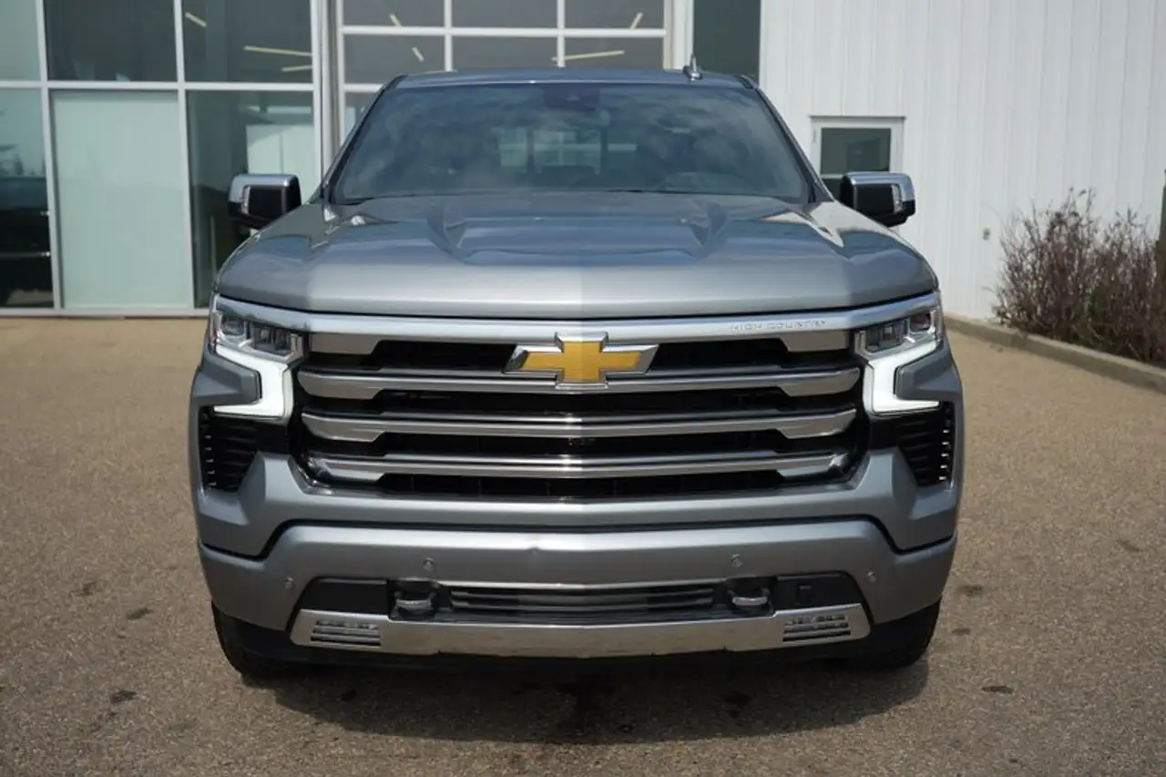 Chevrolet Silverado 1500 - Image 2