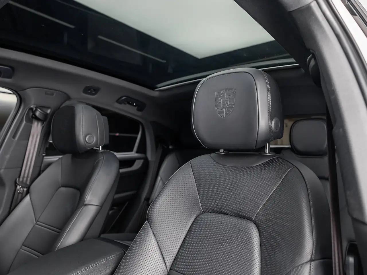Porsche Cayenne - Image 10