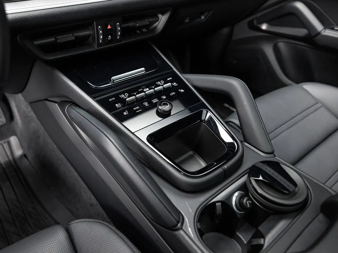 Porsche Cayenne - Image 20