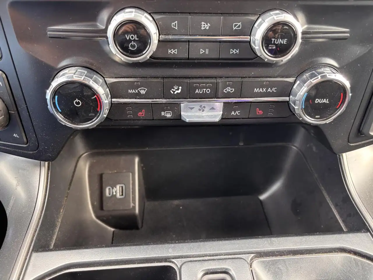 Ford F-150 - Image 14
