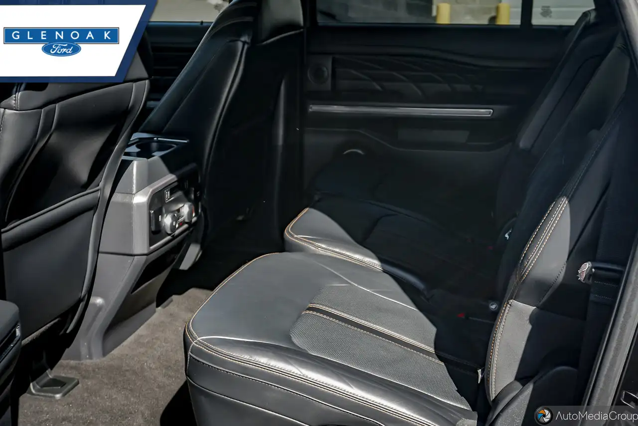 Ford Expedition - Image 10