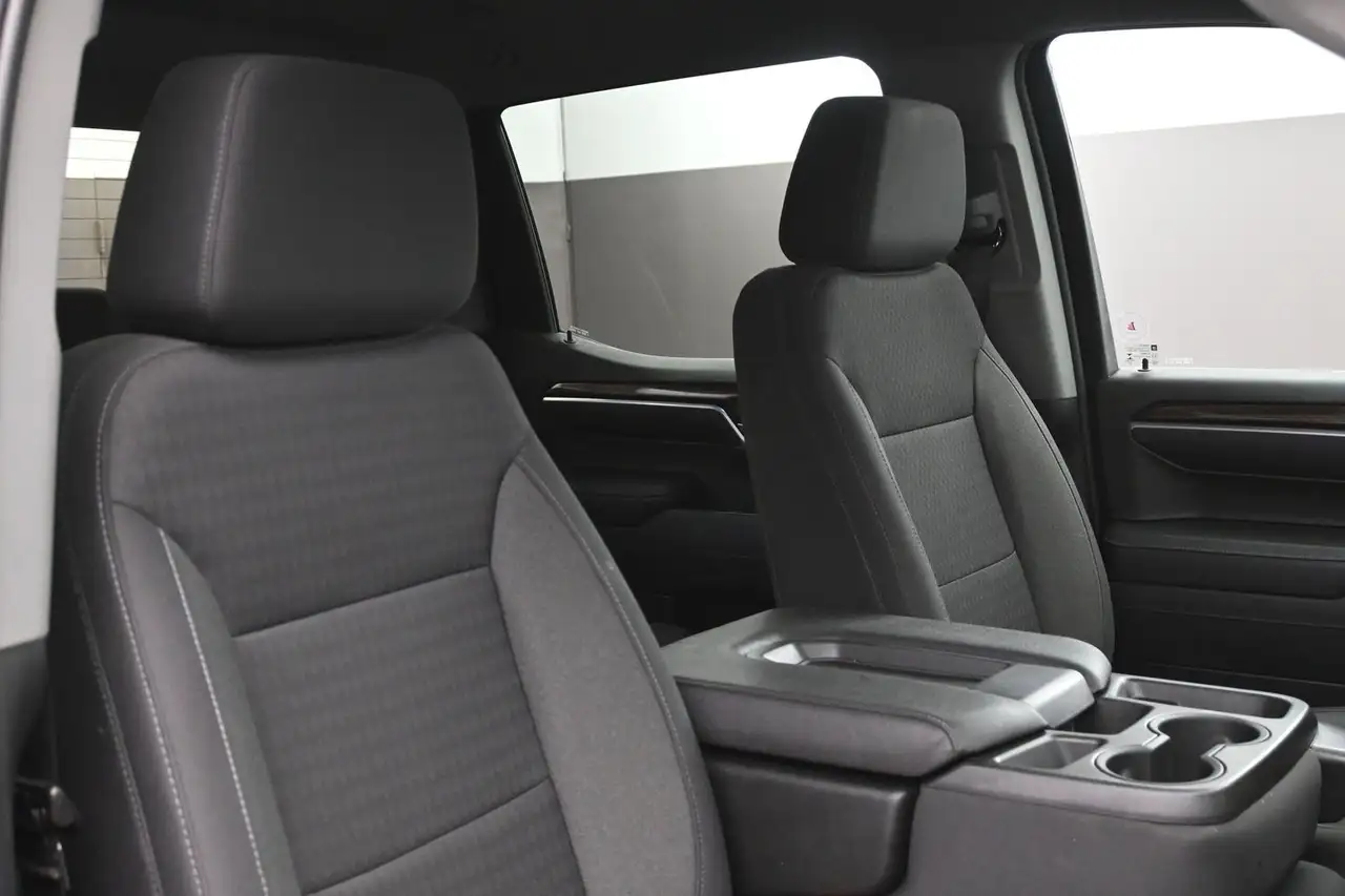 Chevrolet Silverado 1500 - Image 27