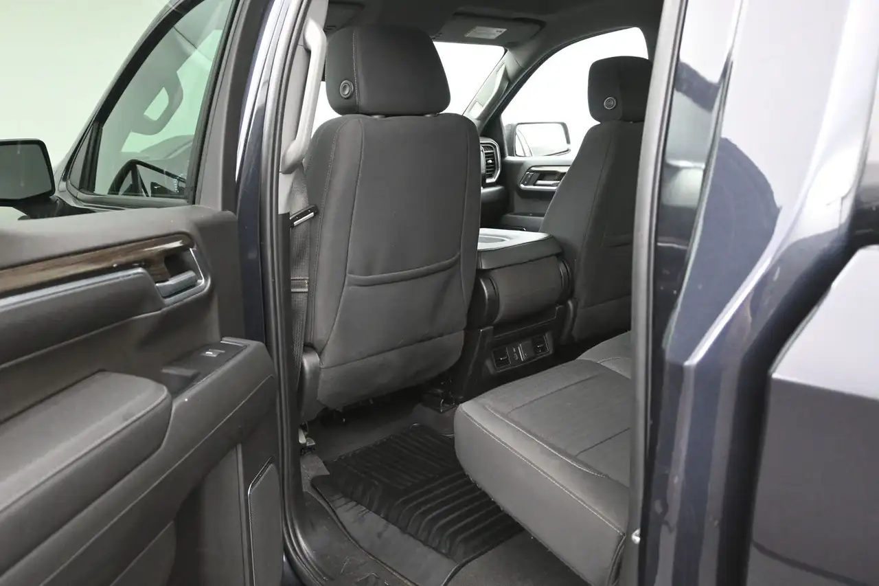 Chevrolet Silverado 1500 - Image 17