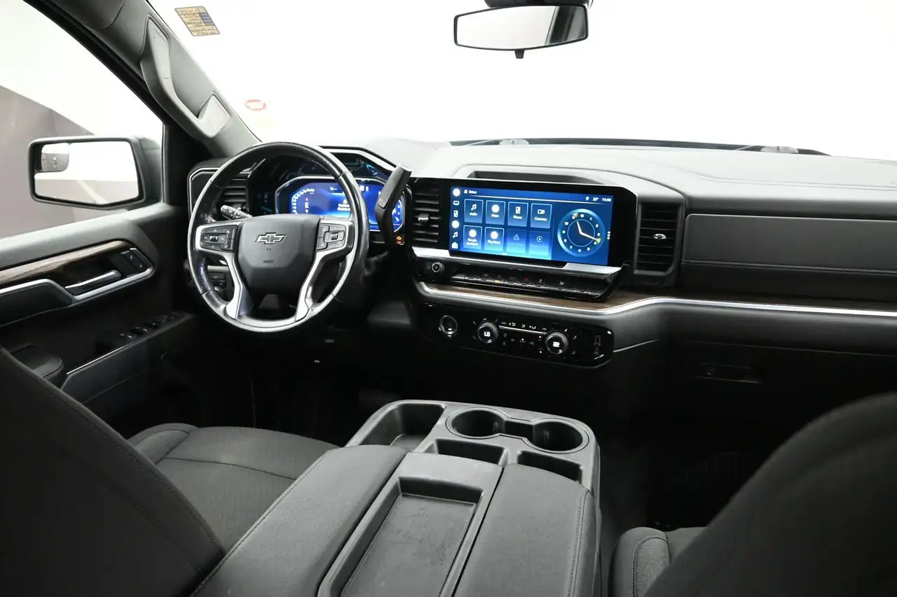 Chevrolet Silverado 1500 - Image 24