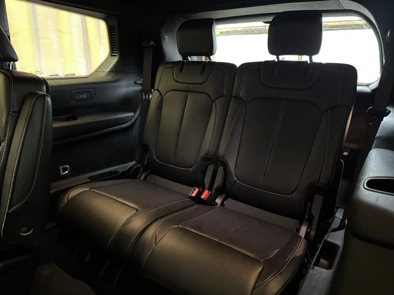 Jeep Grand Cherokee - Image 22
