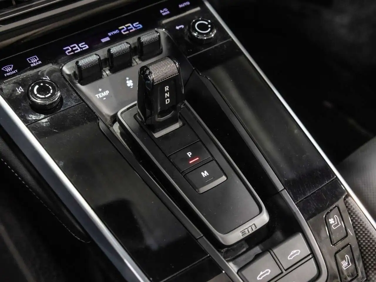 Porsche 911 - Image 22