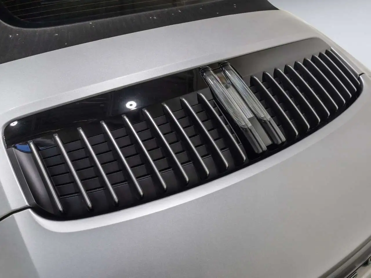 Porsche 911 - Image 10