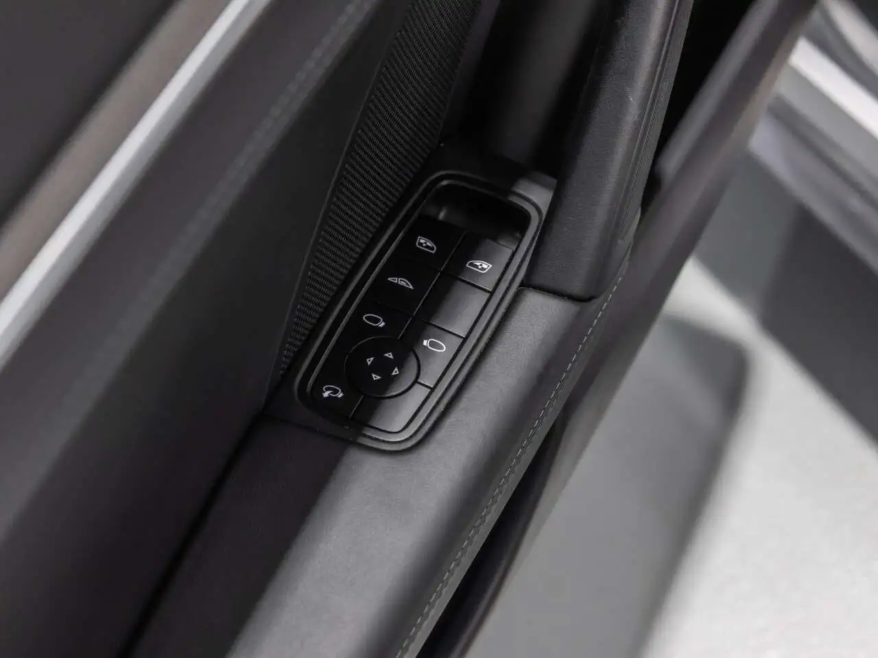 Porsche 911 - Image 27