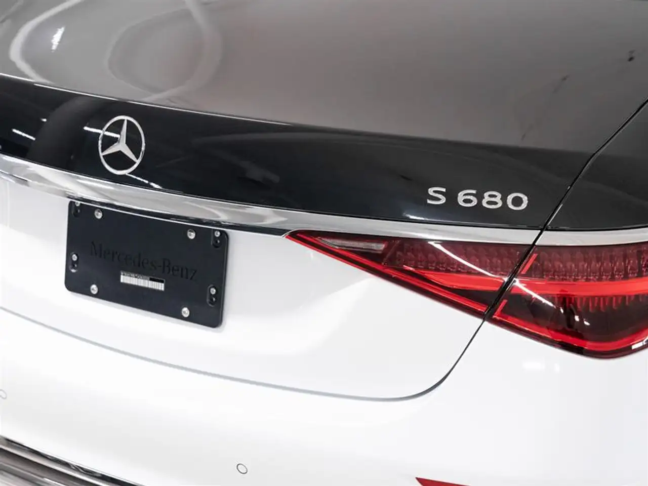 Mercedes-Benz S-Class - Image 18
