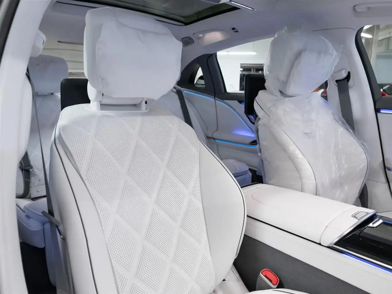Mercedes-Benz S-Class - Image 25