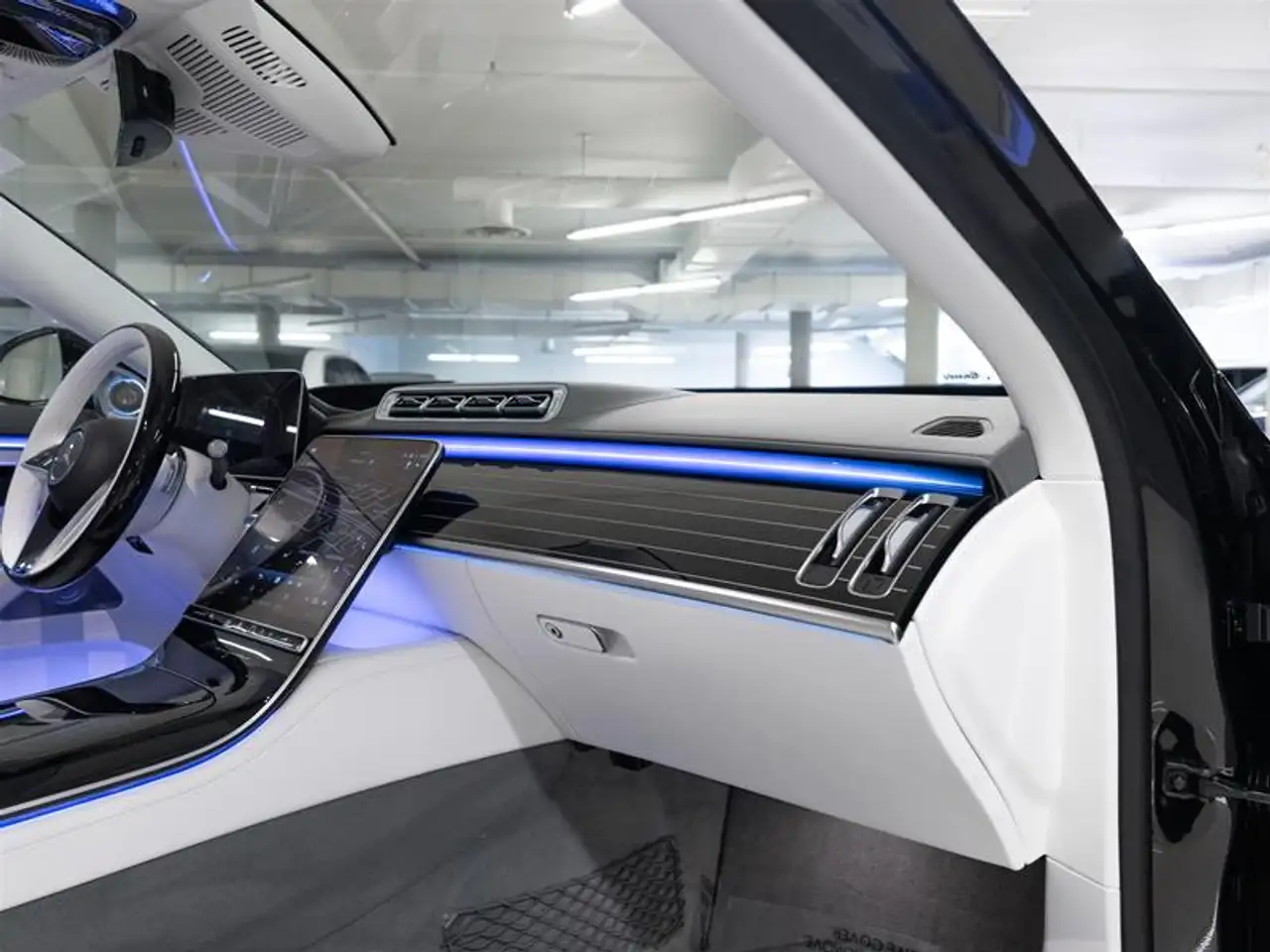 Mercedes-Benz S-Class - Image 23