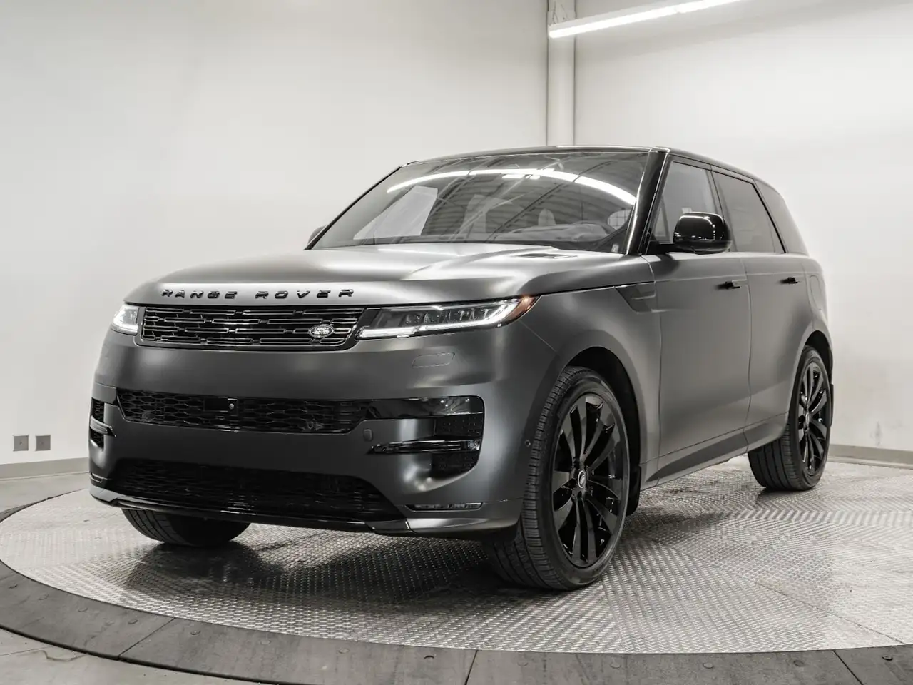 Land Rover Range Rover Sport - Image 1