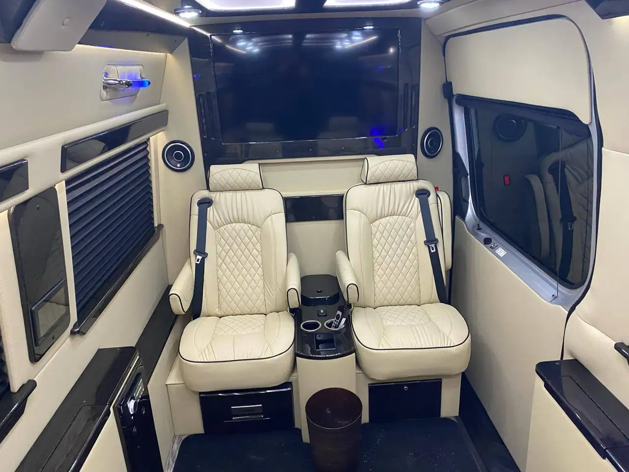 Mercedes-Benz Sprinter - Image 4