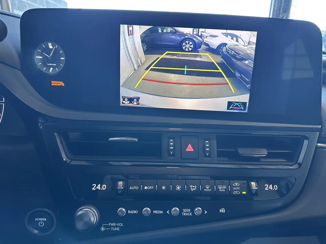Lexus ES 300 - Image 21
