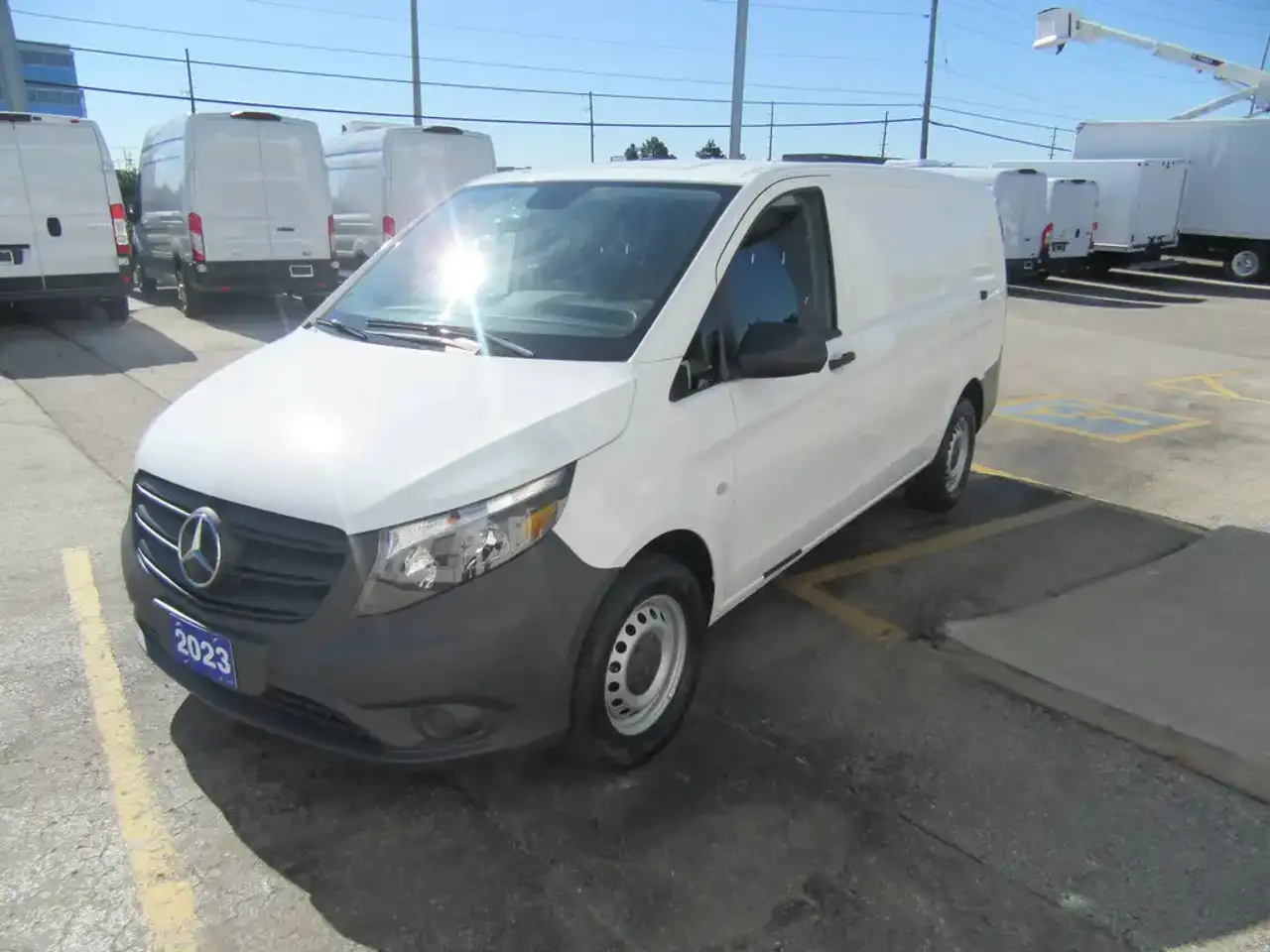 Mercedes-Benz Metris Cargo Van - Image 2