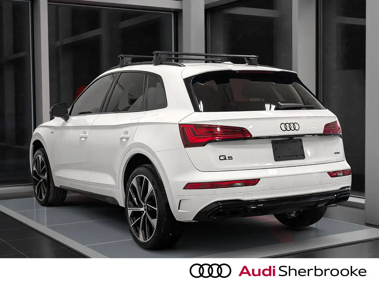 Audi Q5 - Image 2