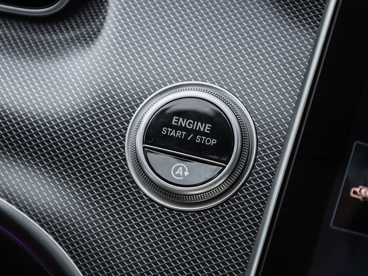Mercedes-Benz C-Class - Image 23