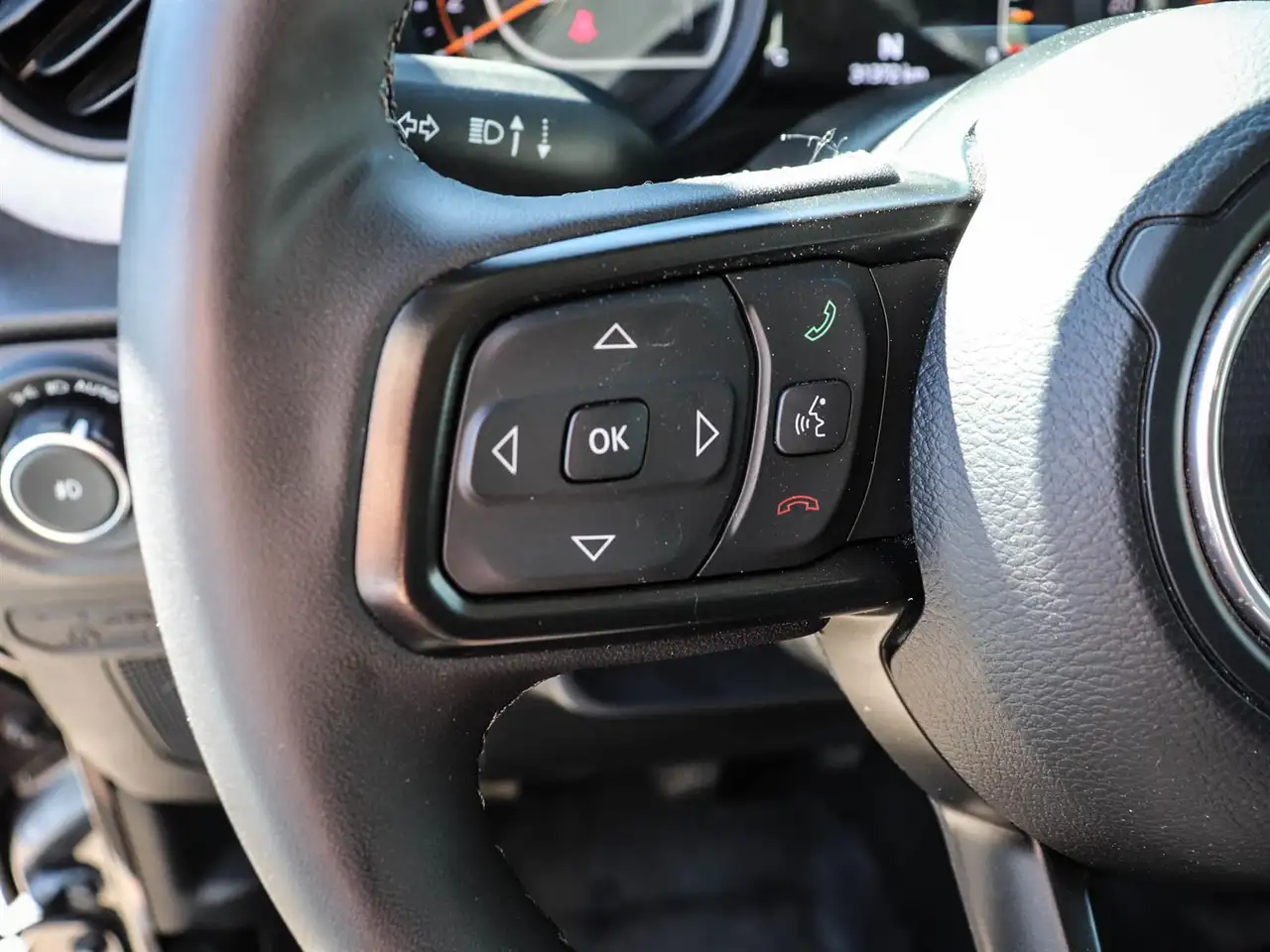 Jeep Wrangler - Image 12