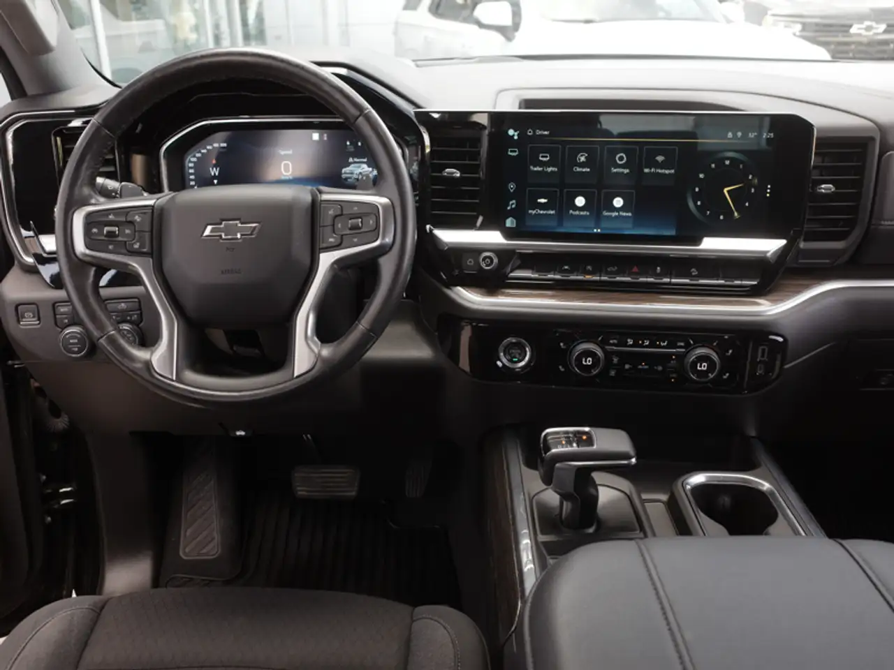 Chevrolet Silverado 1500 - Image 11
