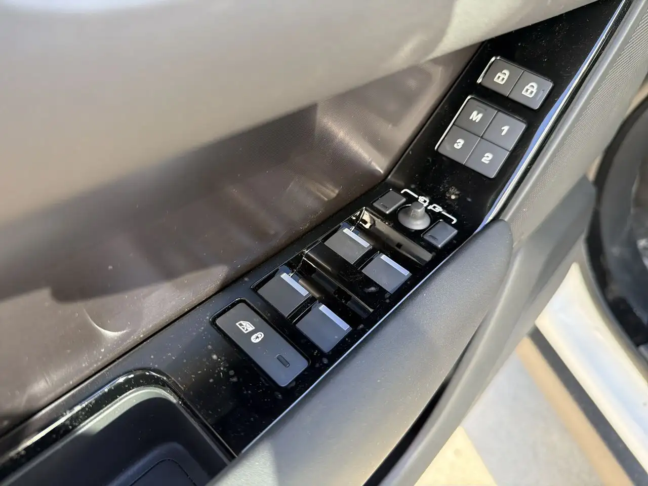 Land Rover Range Rover Velar - Image 10