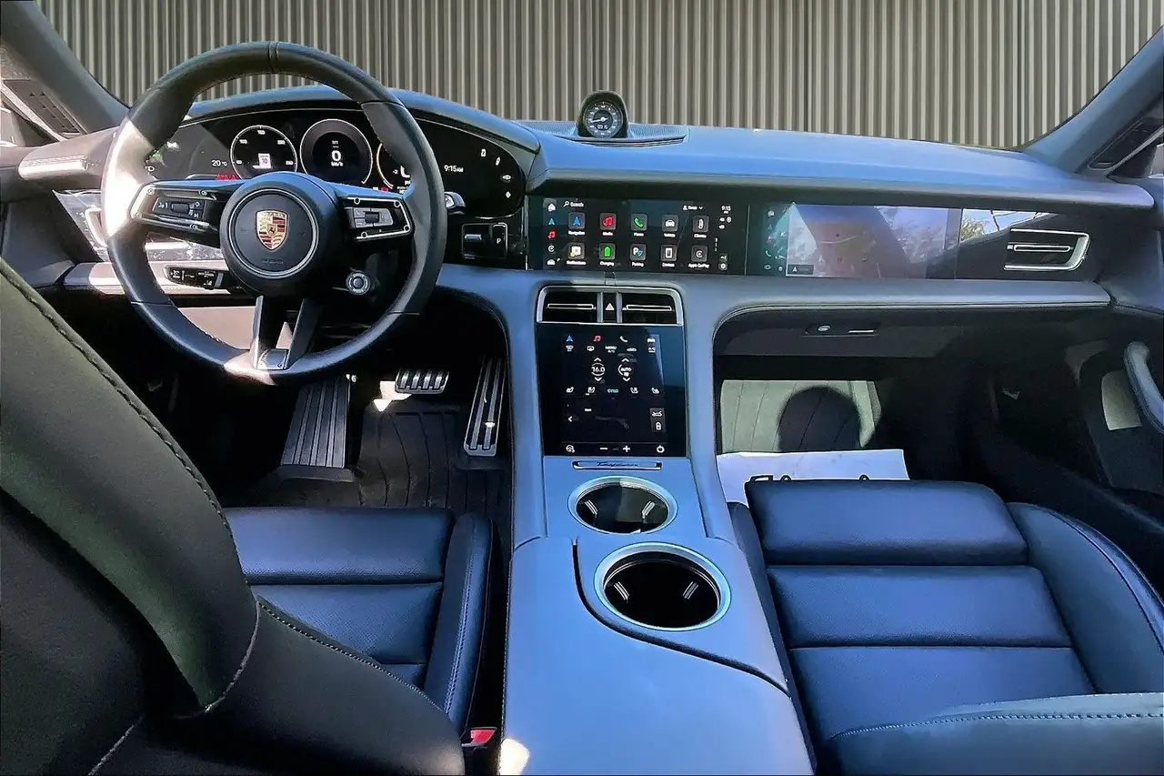 Porsche Taycan - Image 4
