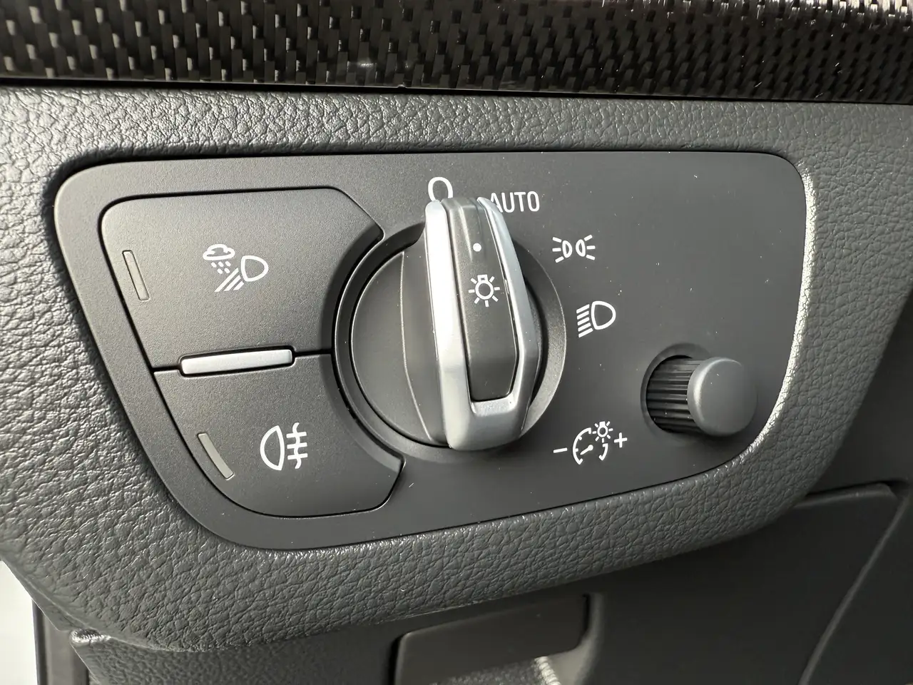 Audi SQ5 - Image 14