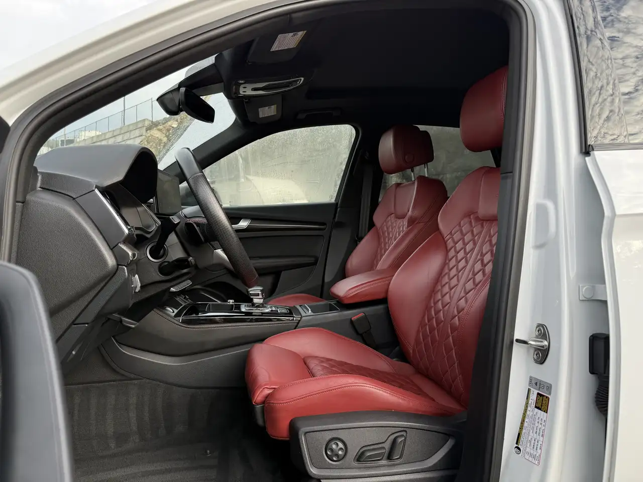 Audi SQ5 - Image 11