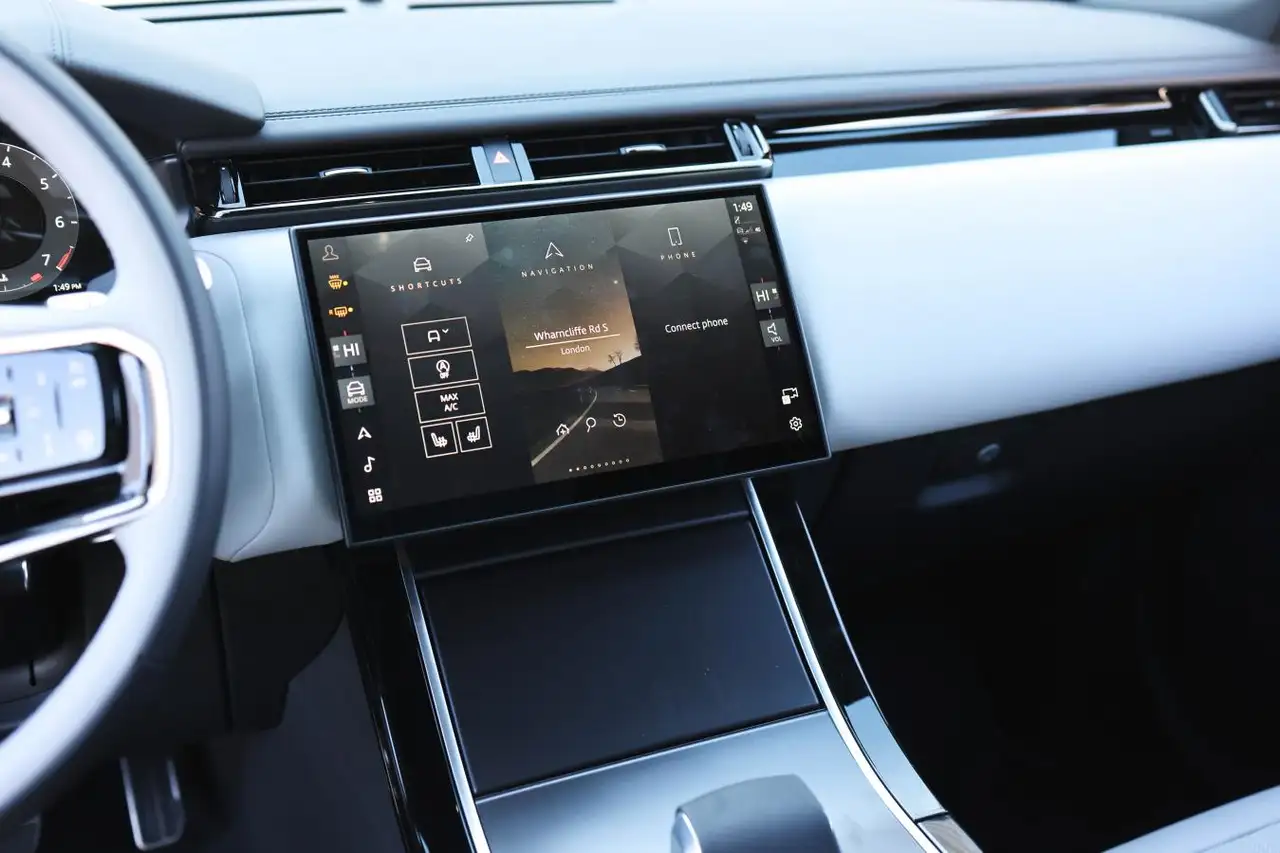 Land Rover Range Rover Velar - Image 28