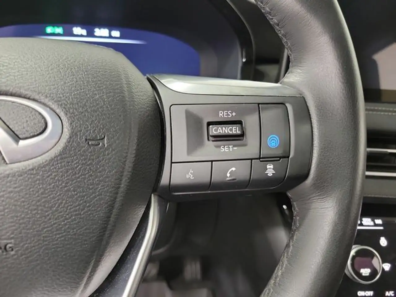 Infiniti QX60 - Image 21