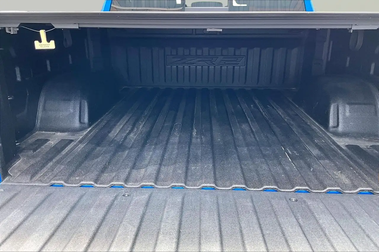 Chevrolet Silverado 1500 - Image 25