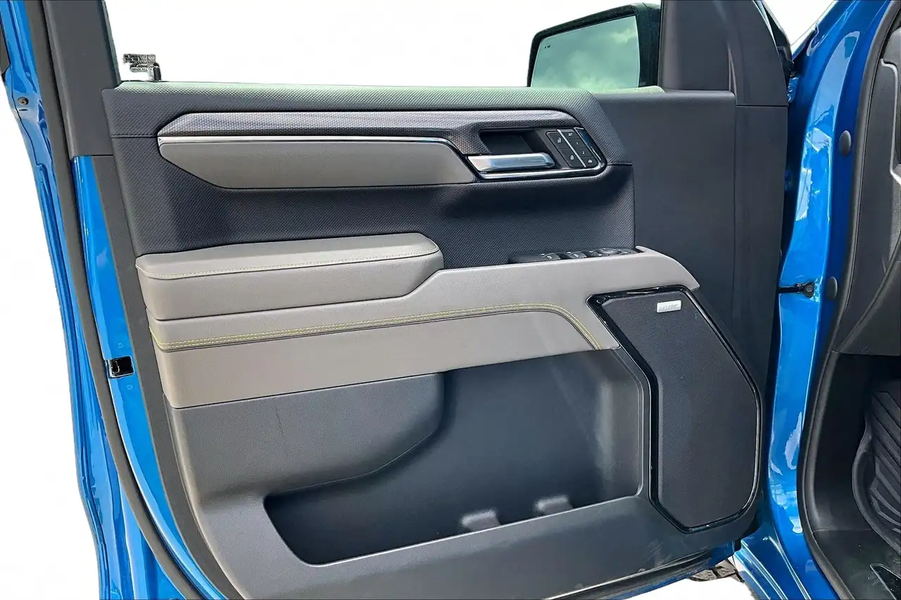 Chevrolet Silverado 1500 - Image 28