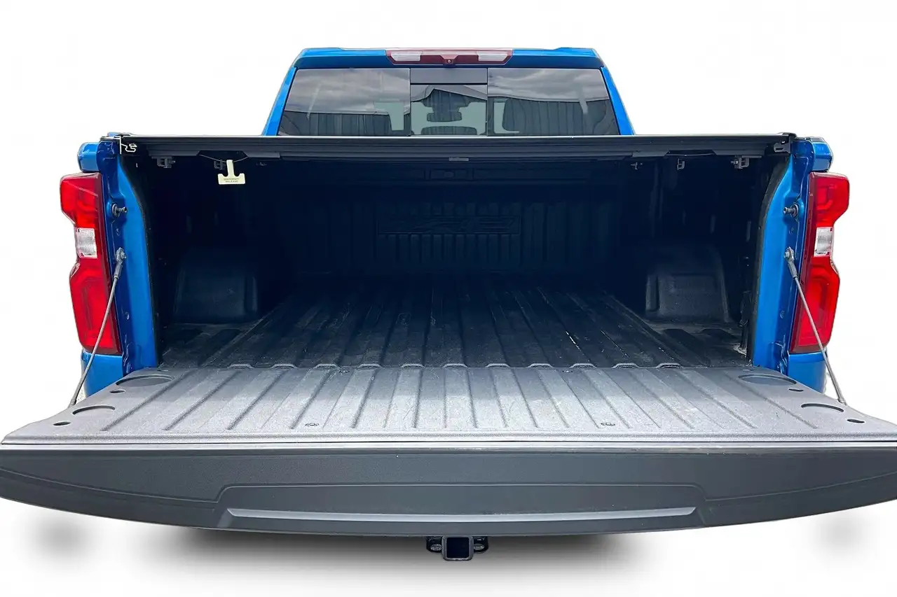 Chevrolet Silverado 1500 - Image 26