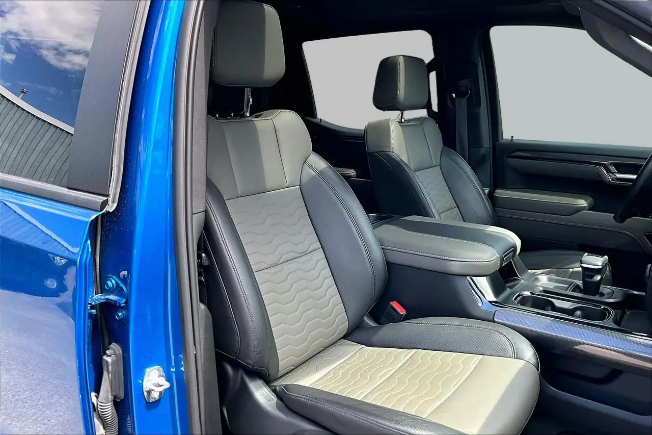 Chevrolet Silverado 1500 - Image 20