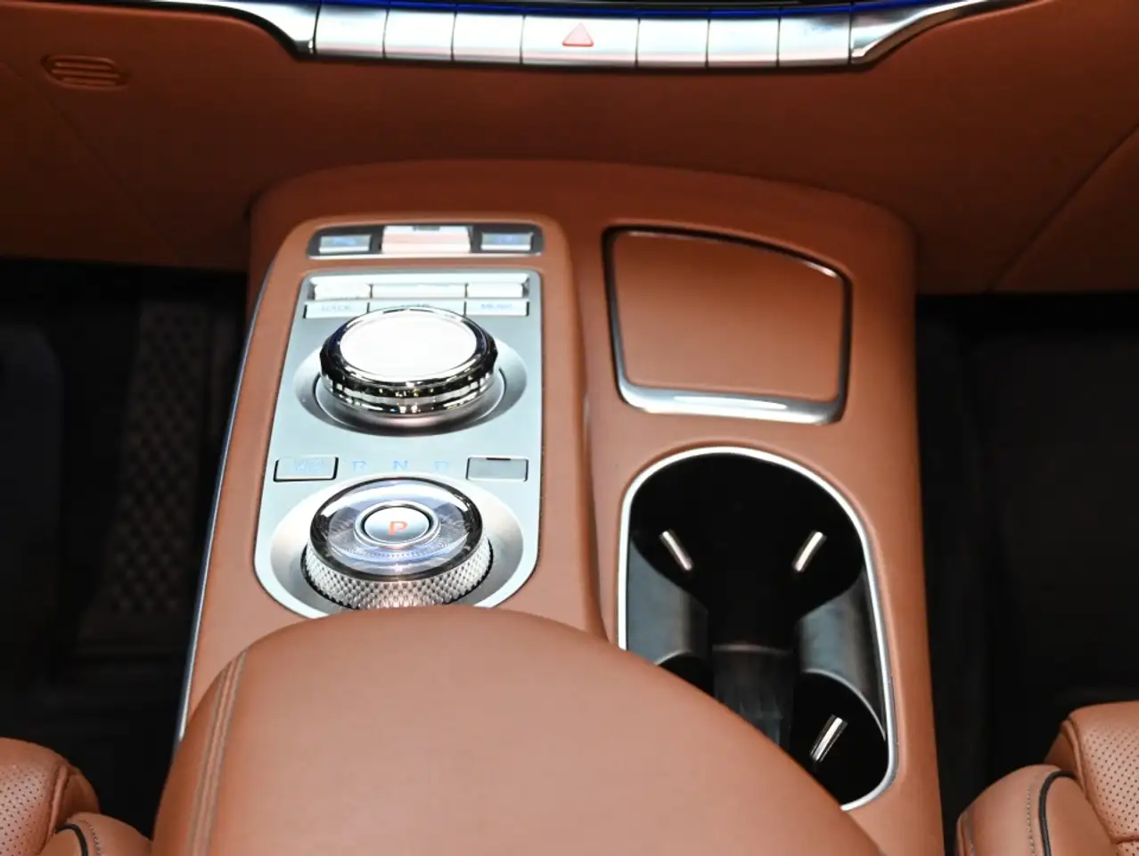 Genesis GV70 - Image 21