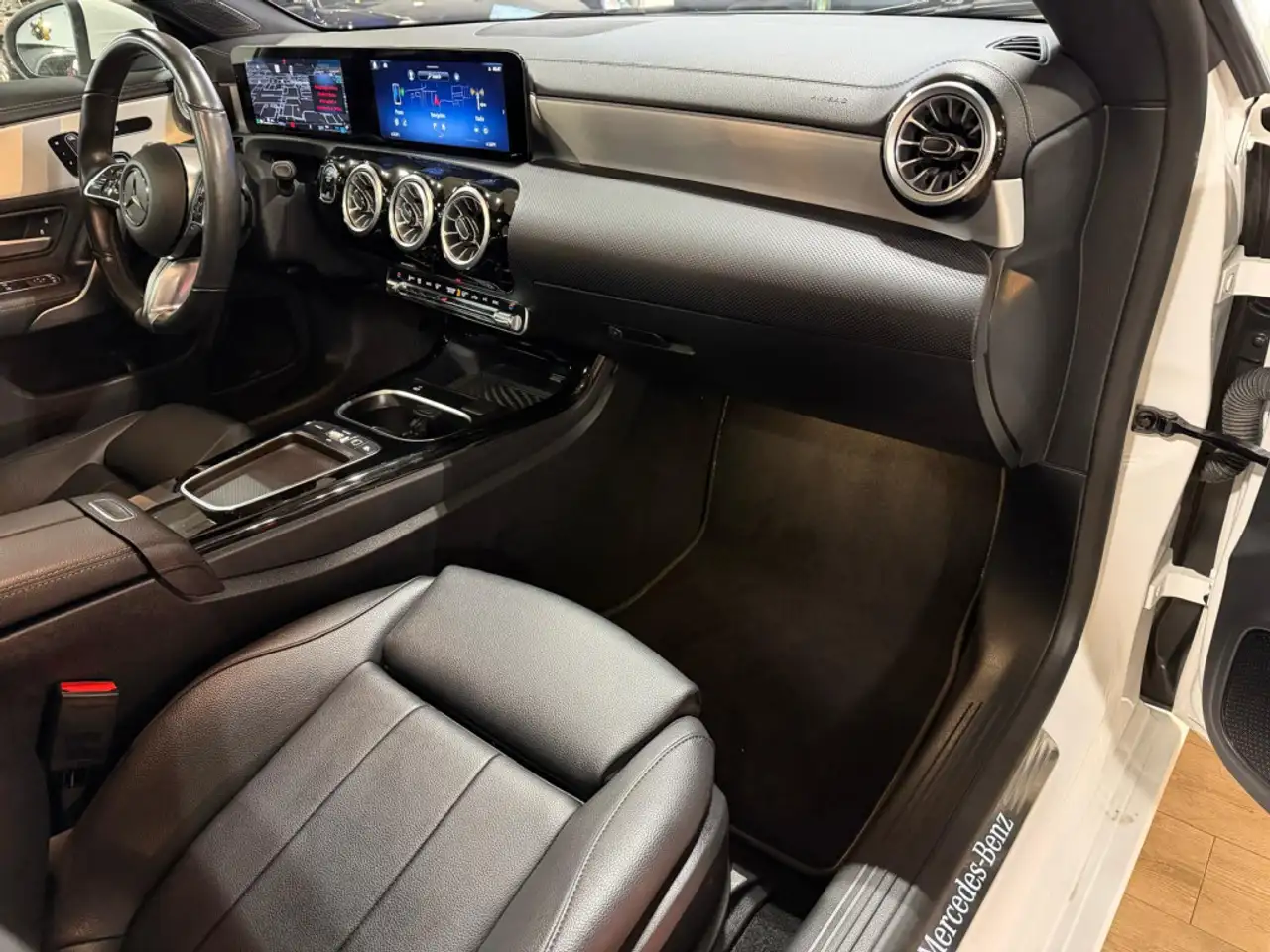 Mercedes-Benz CLA - Image 30