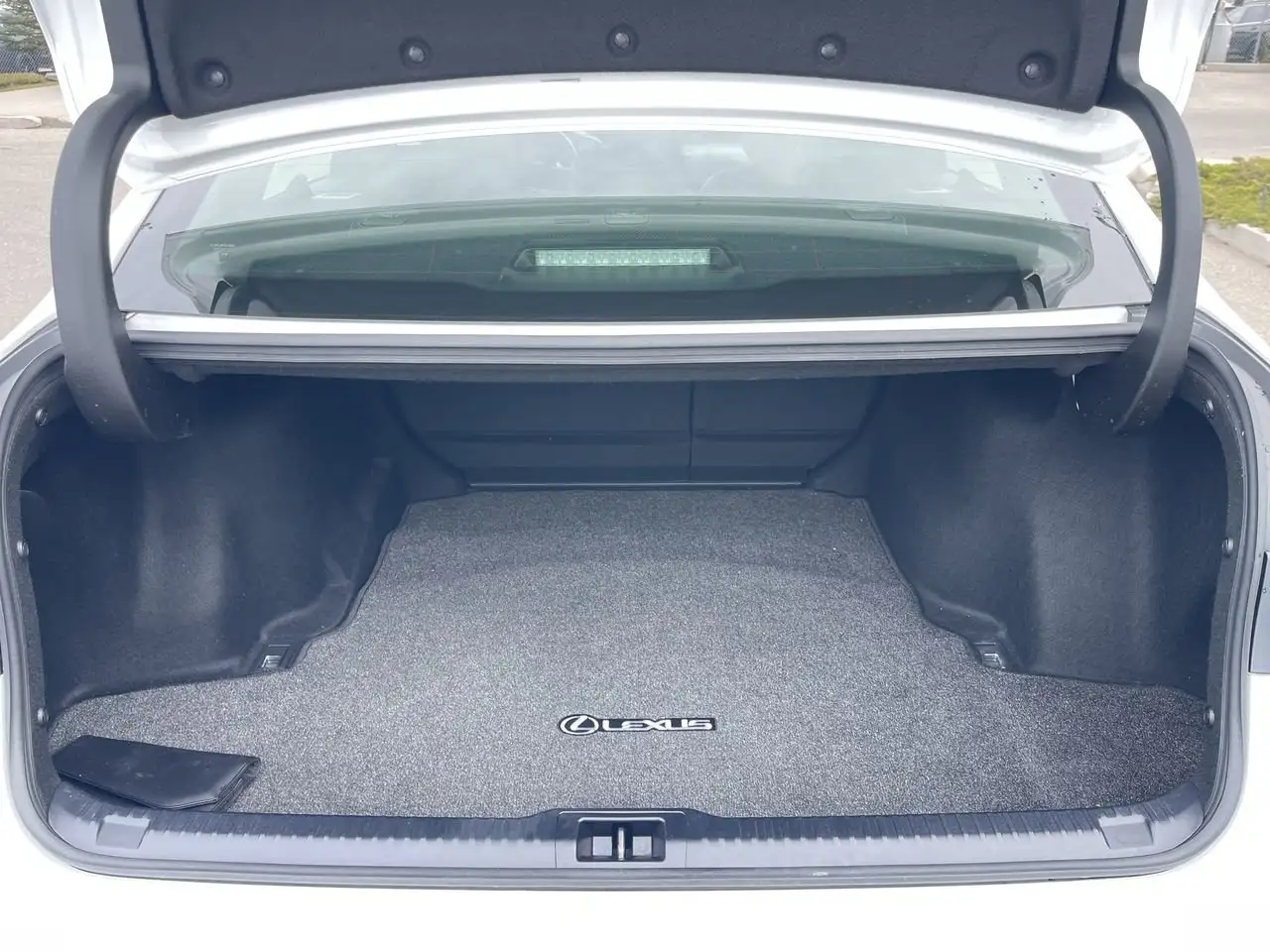 Lexus IS - Image 30