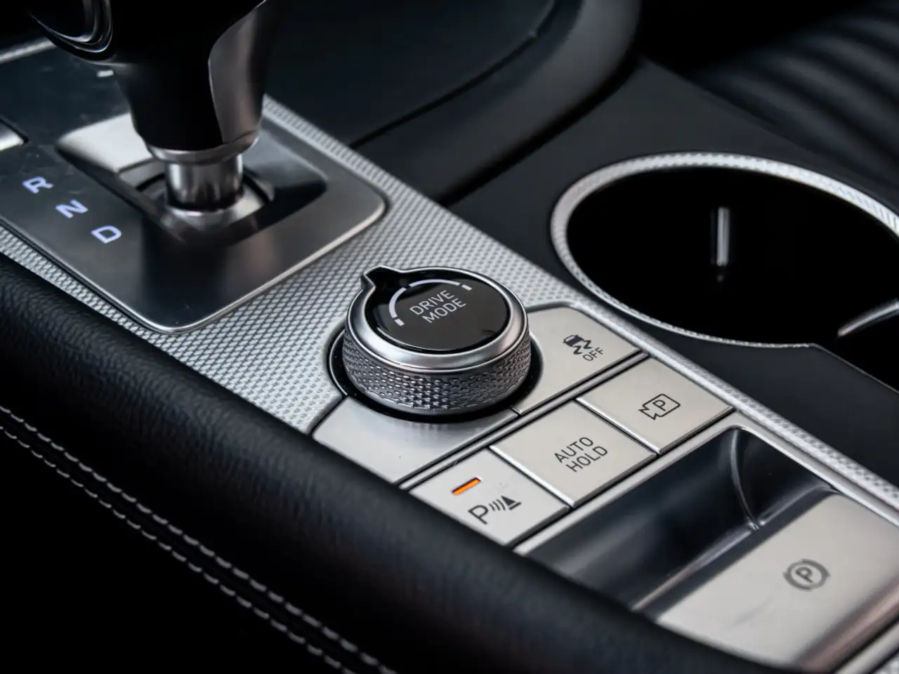 Genesis G70 - Image 21