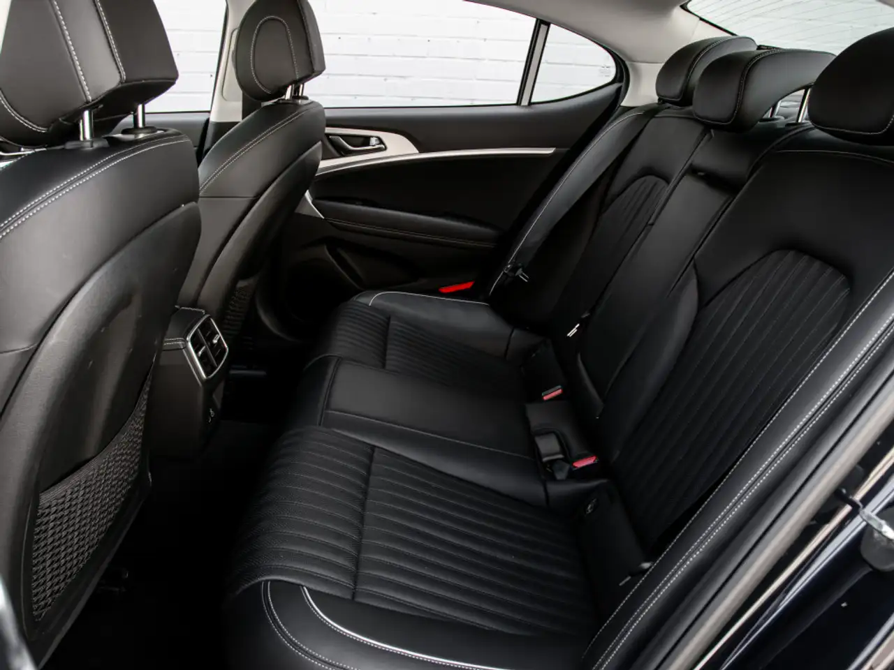 Genesis G70 - Image 11