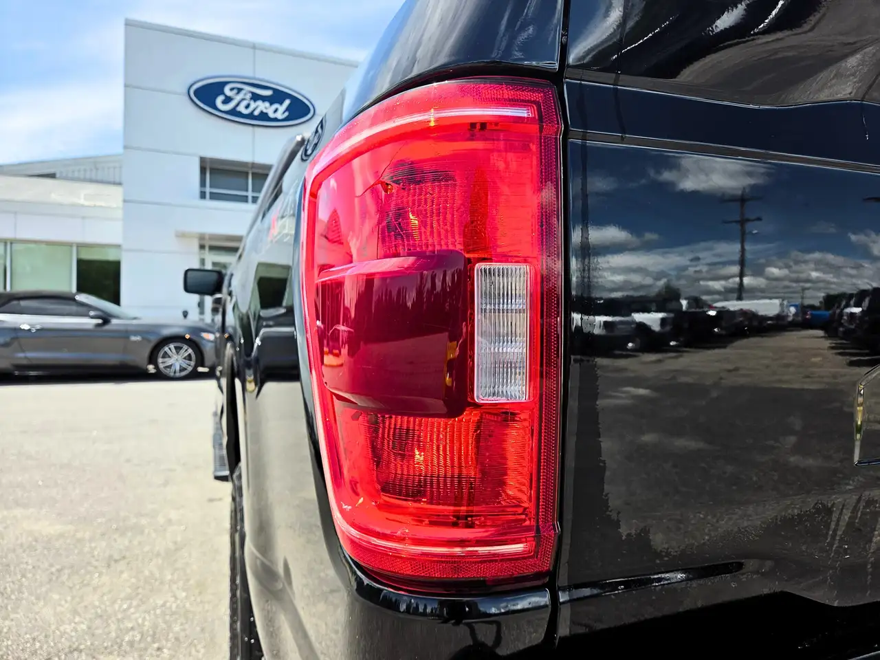 Ford F-150 - Image 7