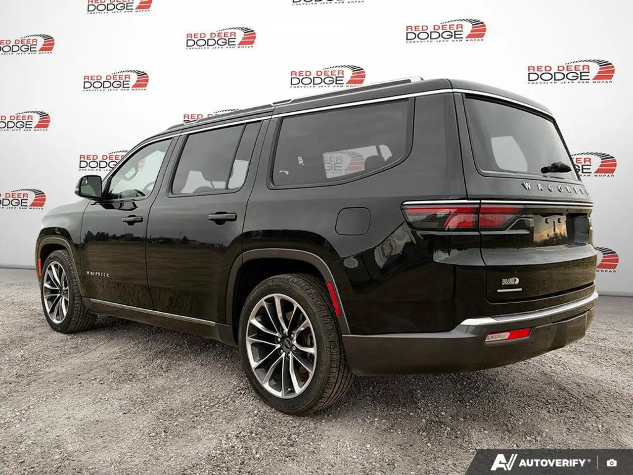 Jeep Wagoneer - Image 3