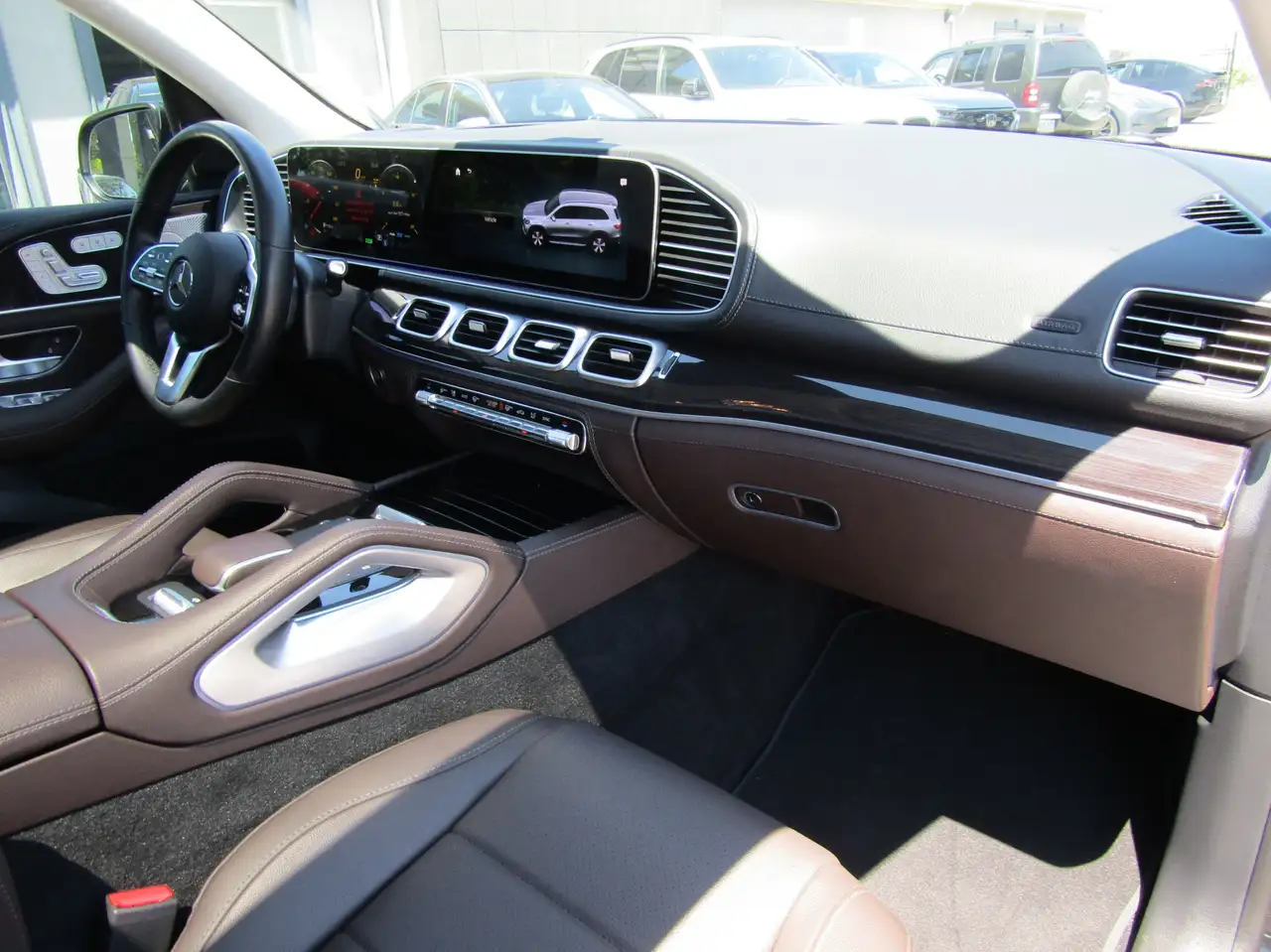 Mercedes-Benz GLS - Image 23
