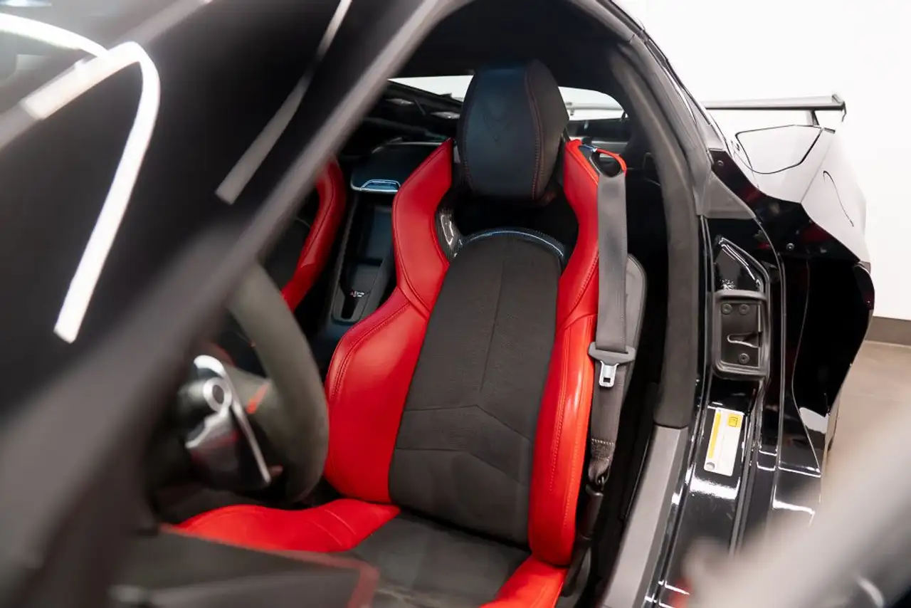 Chevrolet Corvette - Image 17