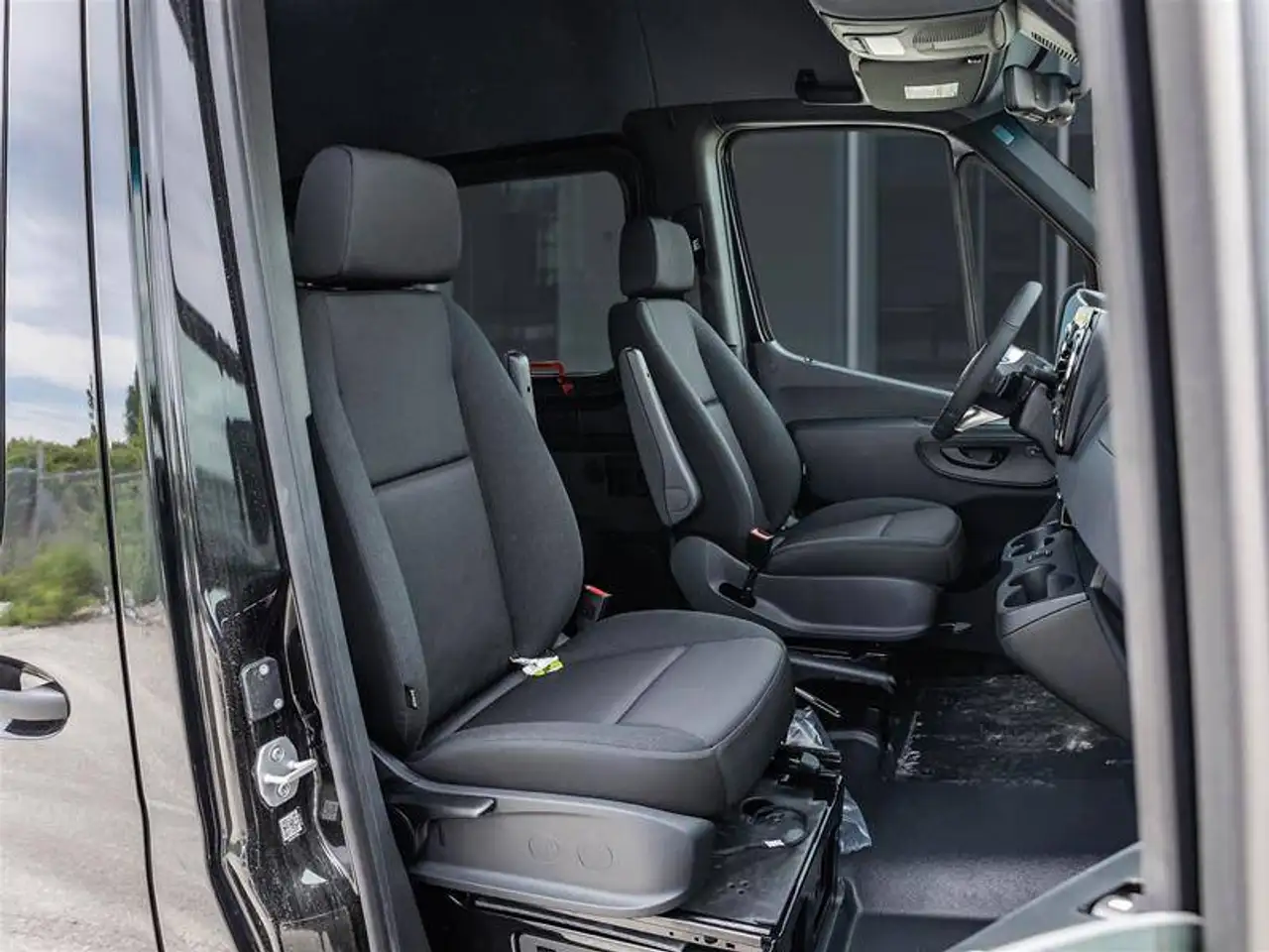 Mercedes-Benz Sprinter - Image 7
