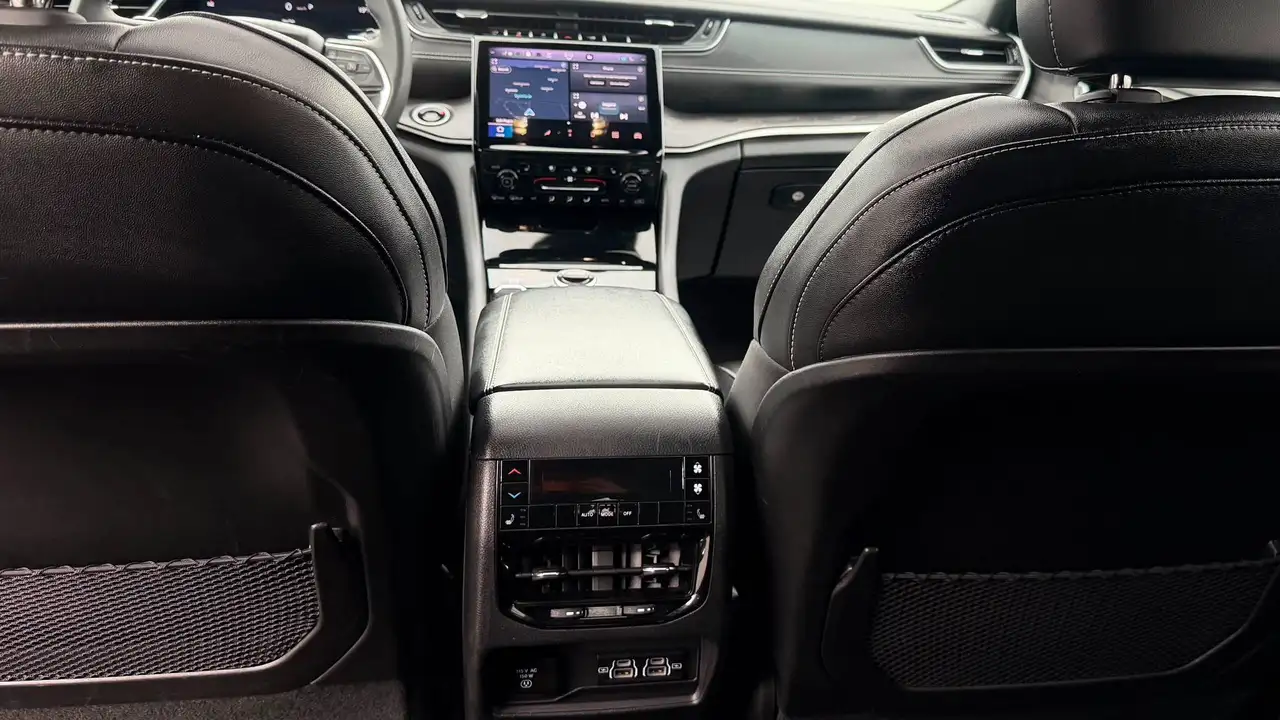 Jeep Grand Cherokee - Image 15