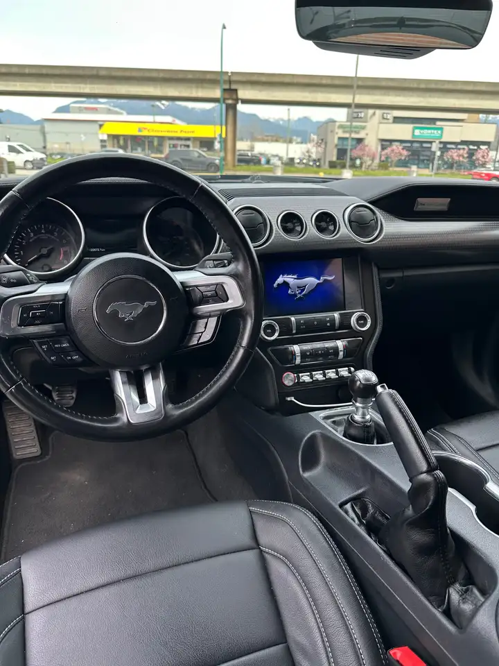 Ford Mustang - Image 9