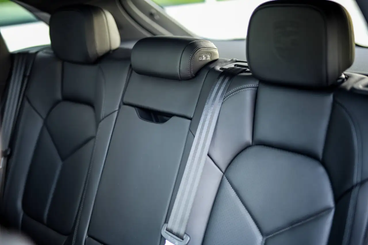 Porsche Macan - Image 27