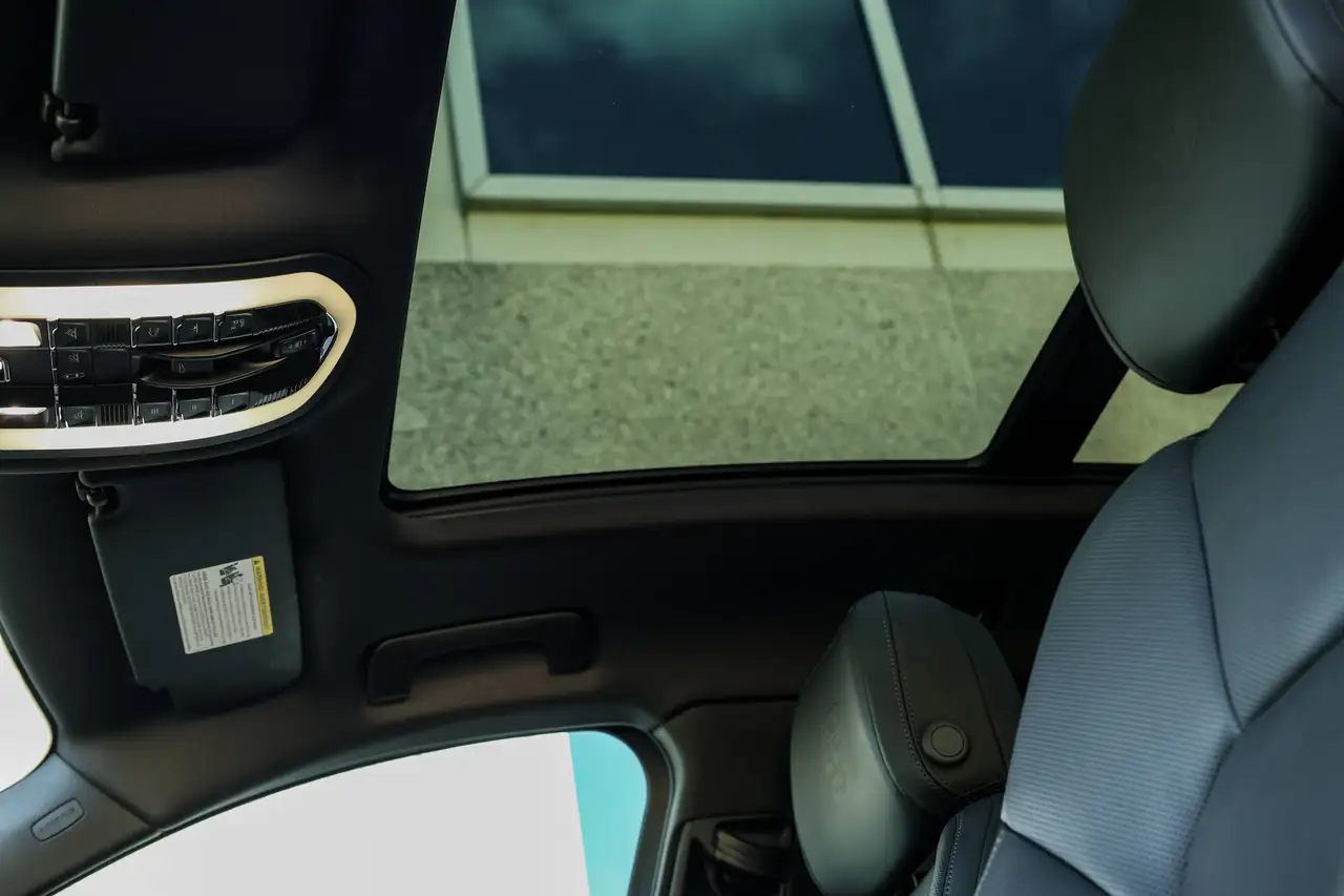 Porsche Macan - Image 43